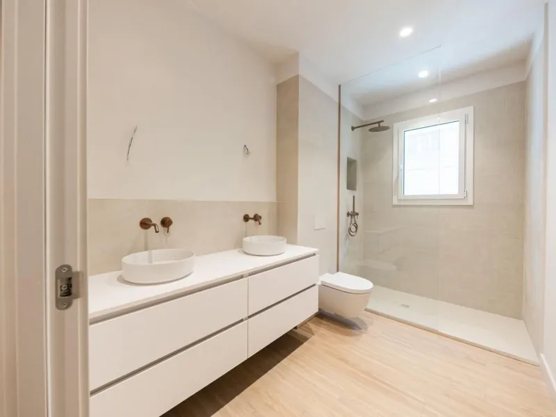 Exclusive renovated apartment with private garden in Barcelona