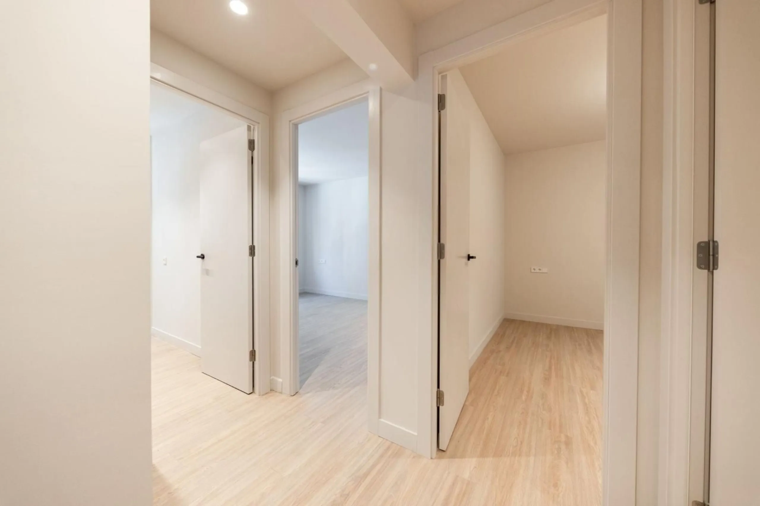 Exclusive renovated apartment with private garden in Barcelona