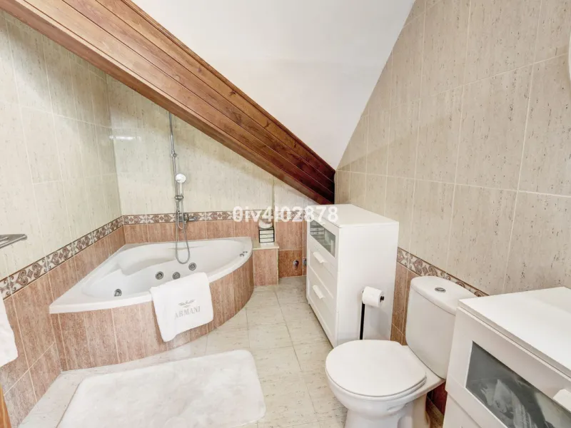 Prime Benalmádena Costa Residence with Guest Apartment, Pool, and Sea Views