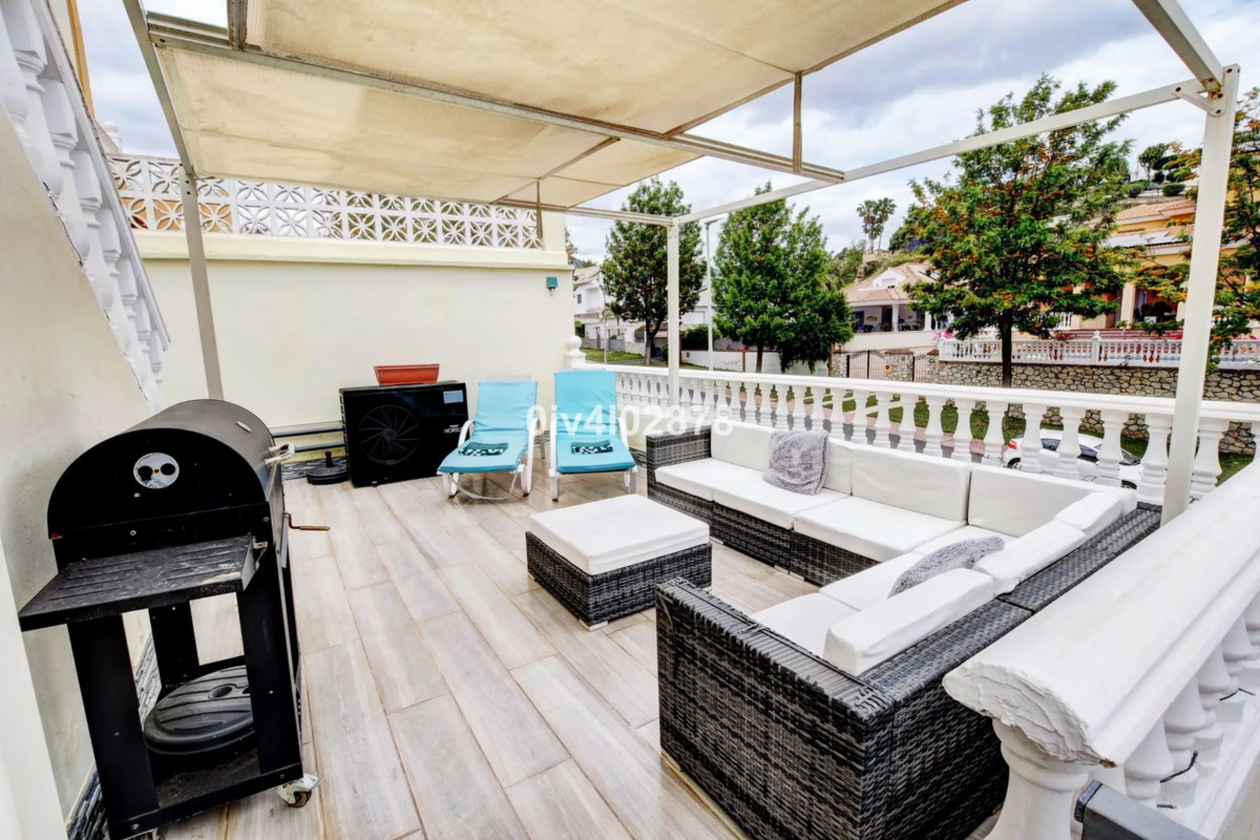 Prime Benalmádena Costa Residence with Guest Apartment, Pool, and Sea Views