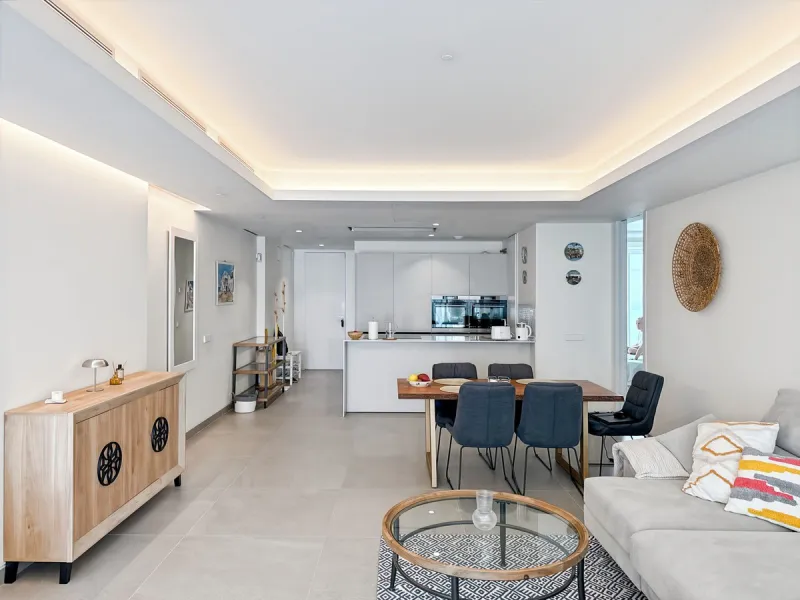 Right in the heart of Estepona's promenade, just across the endless blue of the Mediterranean, lies a home that's not just seen — it's felt. A place where every sunrise brings a sense of peace, where modern design and warmth blend in perfect harmony. This