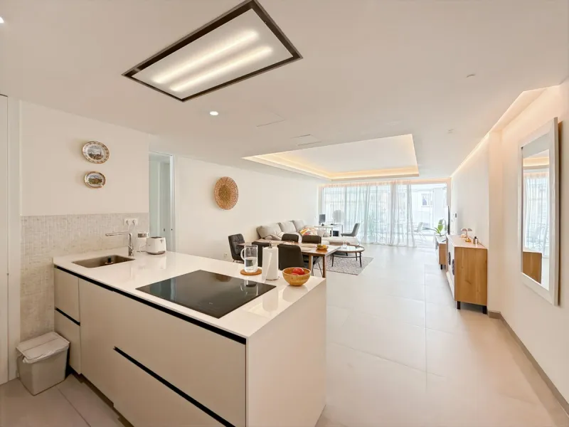 Right in the heart of Estepona's promenade, just across the endless blue of the Mediterranean, lies a home that's not just seen — it's felt. A place where every sunrise brings a sense of peace, where modern design and warmth blend in perfect harmony. This