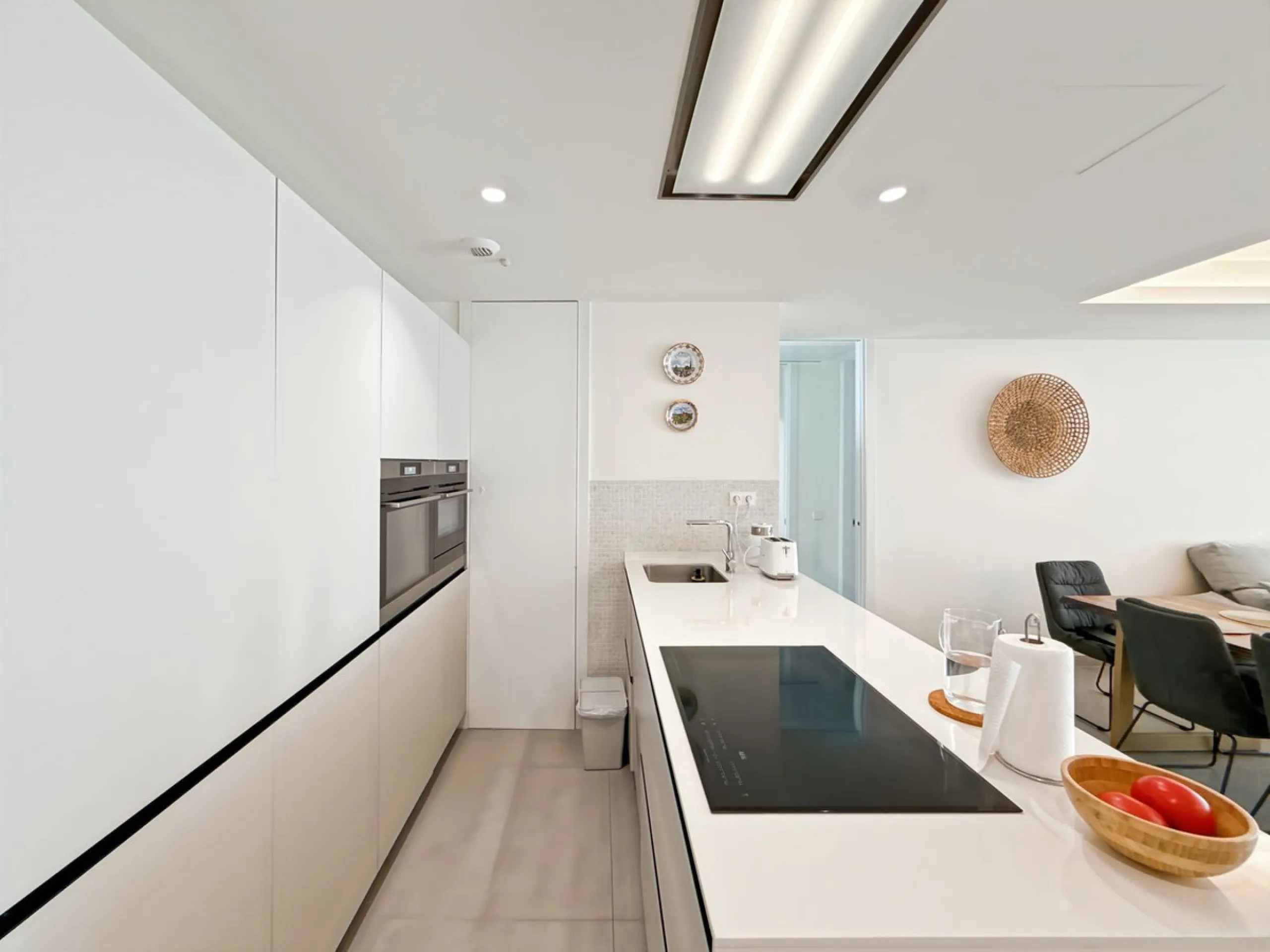 Right in the heart of Estepona's promenade, just across the endless blue of the Mediterranean, lies a home that's not just seen — it's felt. A place where every sunrise brings a sense of peace, where modern design and warmth blend in perfect harmony. This