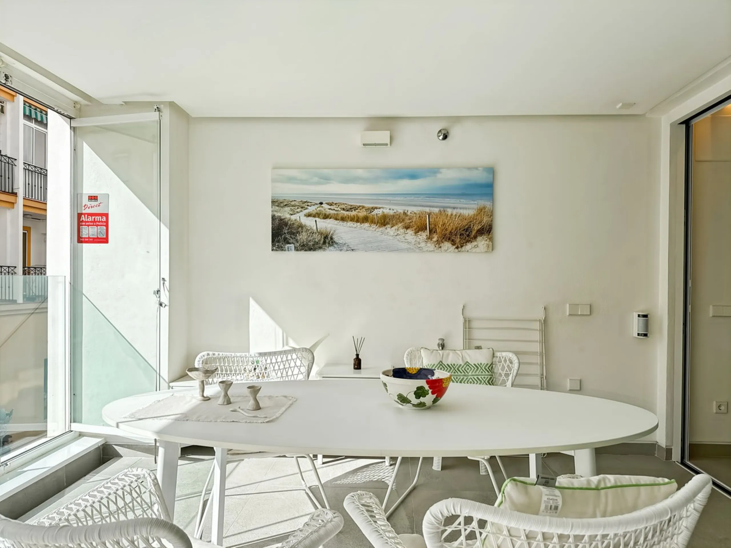 Right in the heart of Estepona's promenade, just across the endless blue of the Mediterranean, lies a home that's not just seen — it's felt. A place where every sunrise brings a sense of peace, where modern design and warmth blend in perfect harmony. This
