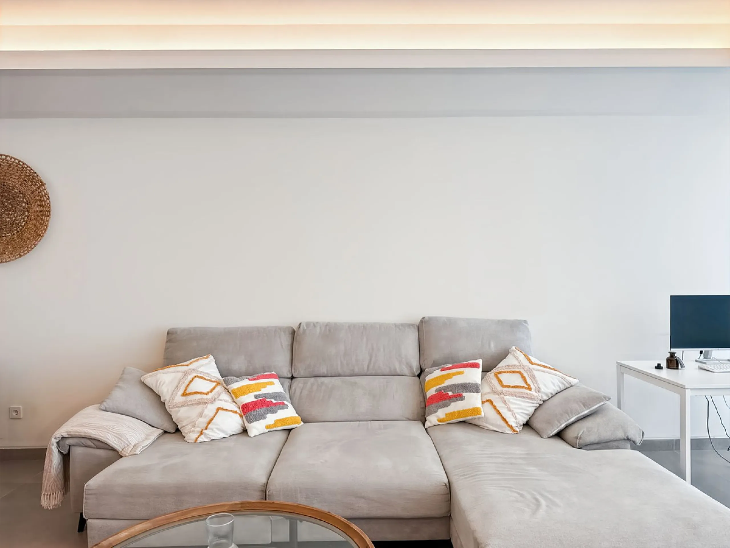 Right in the heart of Estepona's promenade, just across the endless blue of the Mediterranean, lies a home that's not just seen — it's felt. A place where every sunrise brings a sense of peace, where modern design and warmth blend in perfect harmony. This