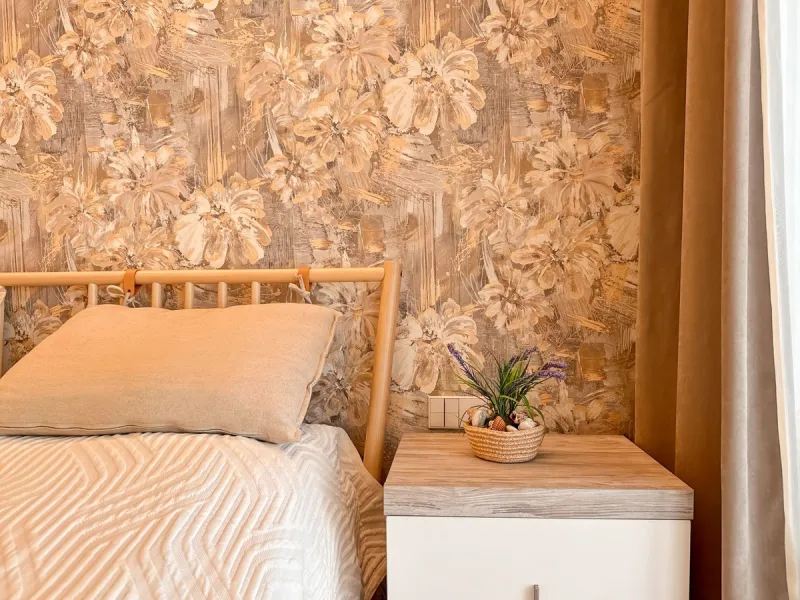 Right in the heart of Estepona's promenade, just across the endless blue of the Mediterranean, lies a home that's not just seen — it's felt. A place where every sunrise brings a sense of peace, where modern design and warmth blend in perfect harmony. This