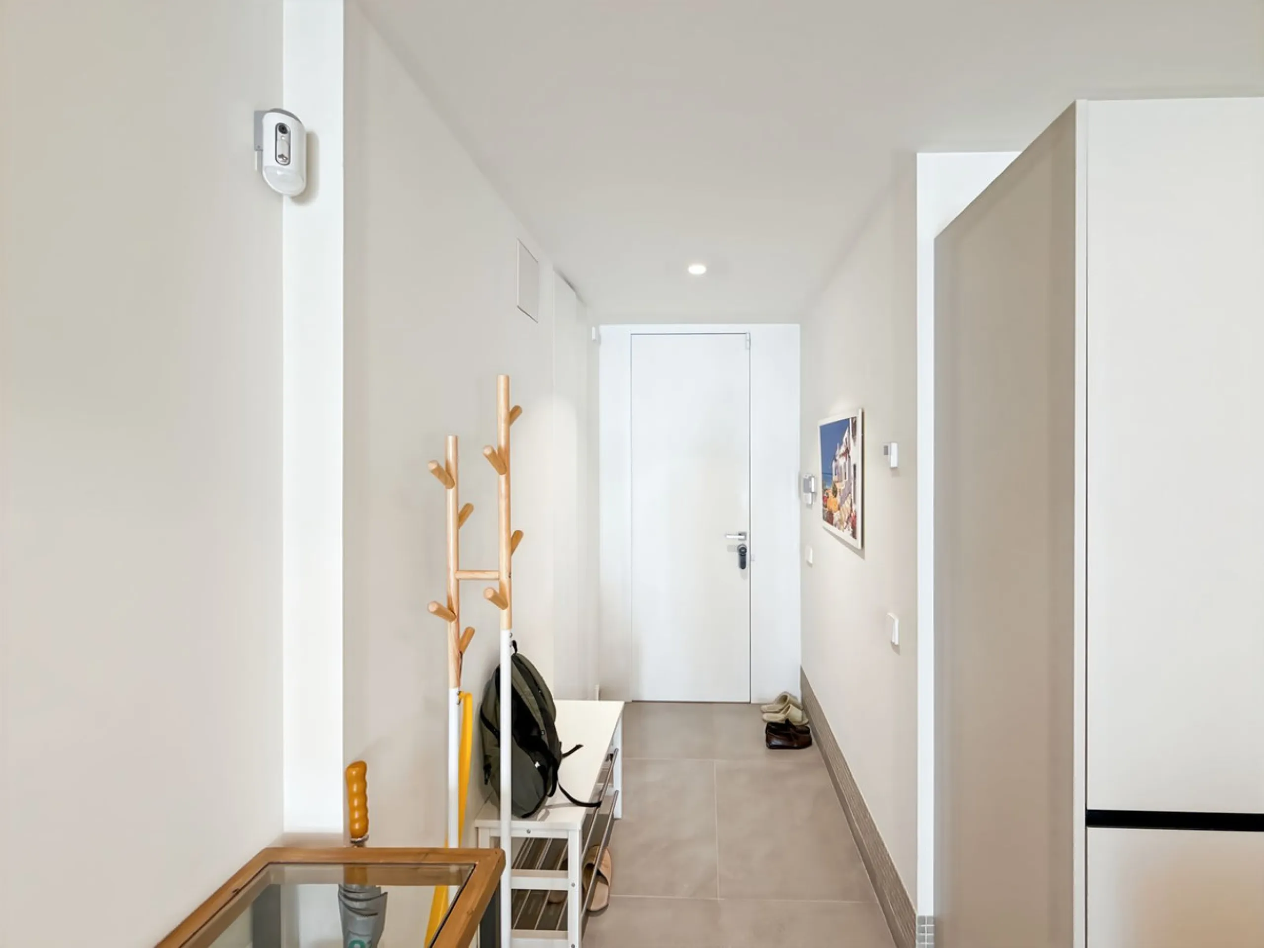 Right in the heart of Estepona's promenade, just across the endless blue of the Mediterranean, lies a home that's not just seen — it's felt. A place where every sunrise brings a sense of peace, where modern design and warmth blend in perfect harmony. This