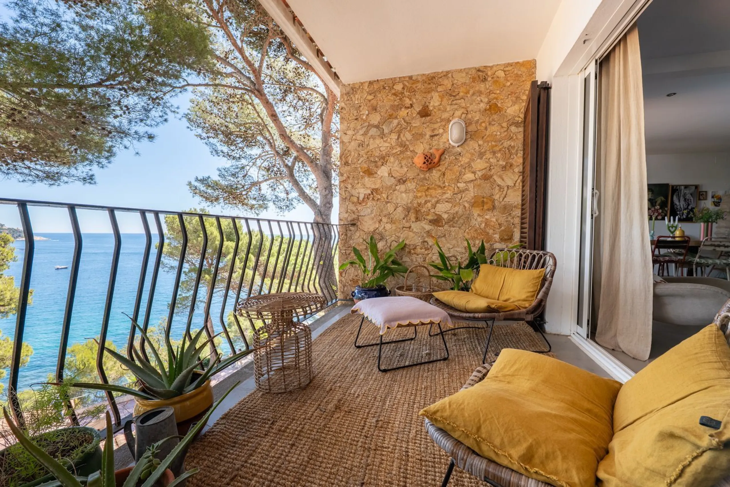 Apartamento exclusivo en primera línea de mar con terraza panorámica en Calella de Palafrugell