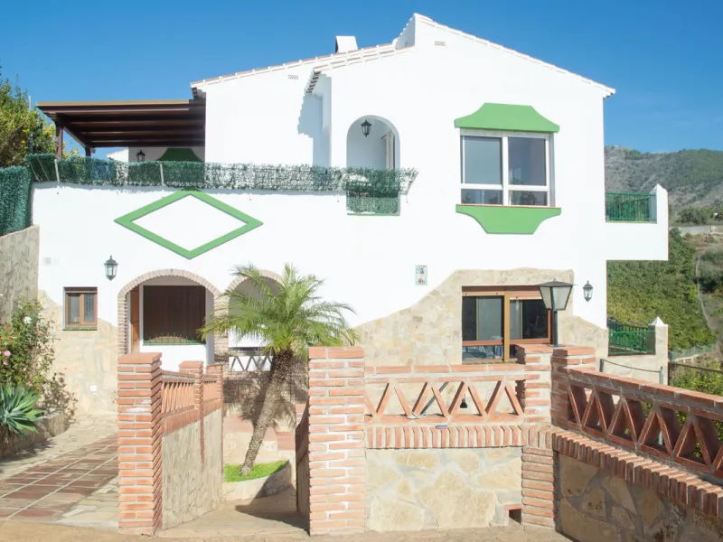 Charming Country Villa with Two Independent Homes, Private Pools & Stunning Views – Frigiliana