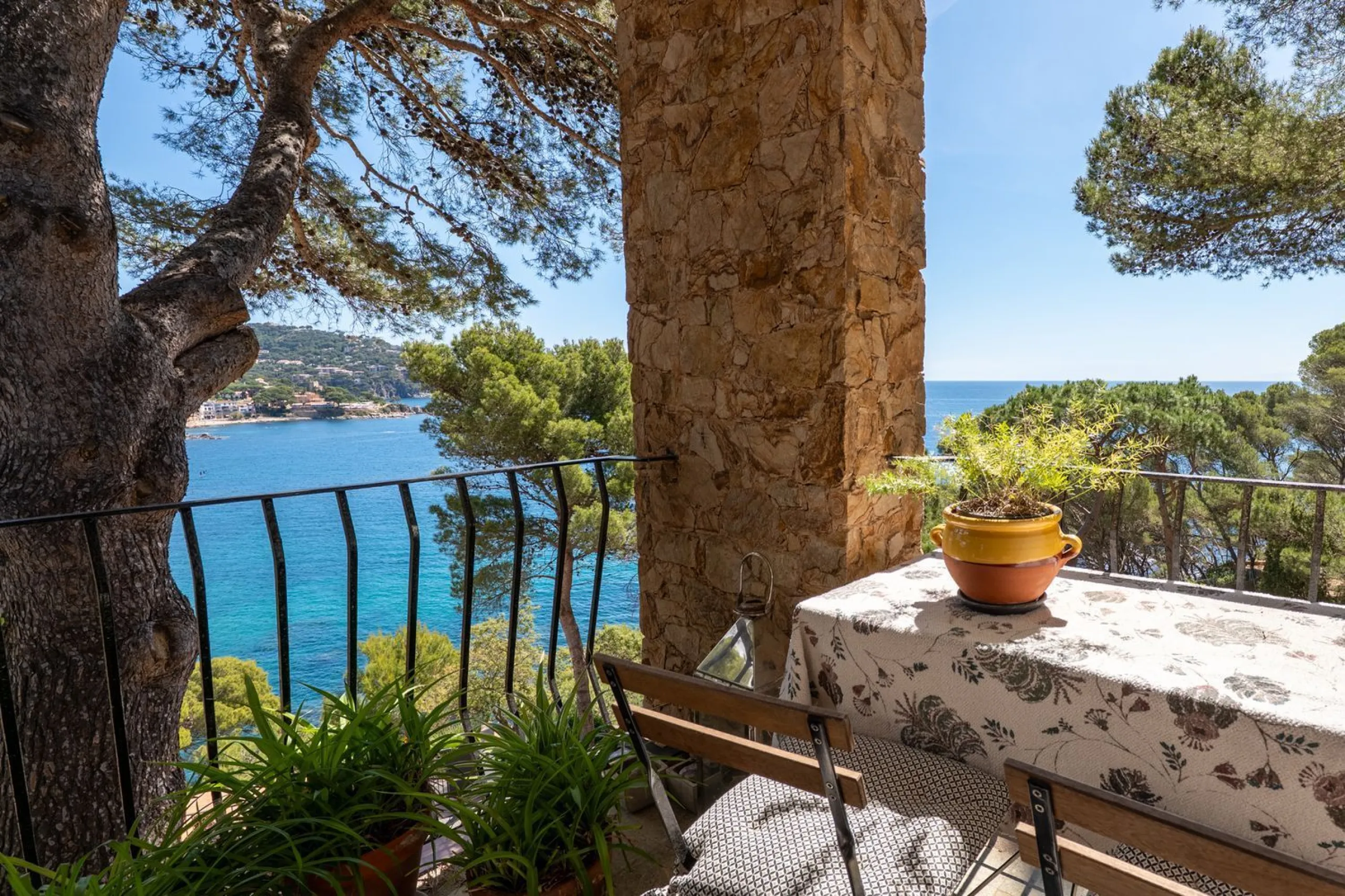 Apartamento exclusivo en primera línea de mar con terraza panorámica en Calella de Palafrugell