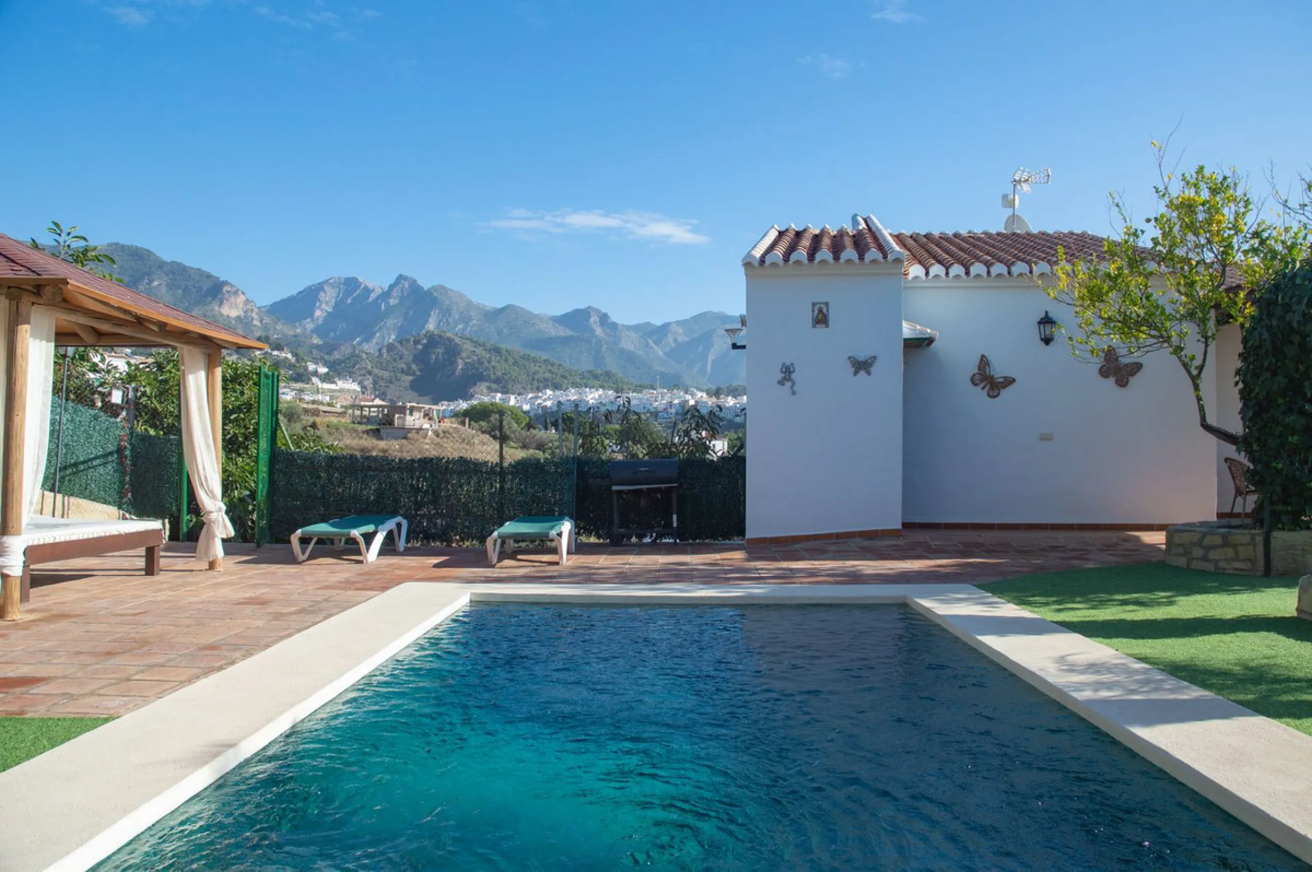 Charming Country Villa with Two Independent Homes, Private Pools & Stunning Views – Frigiliana