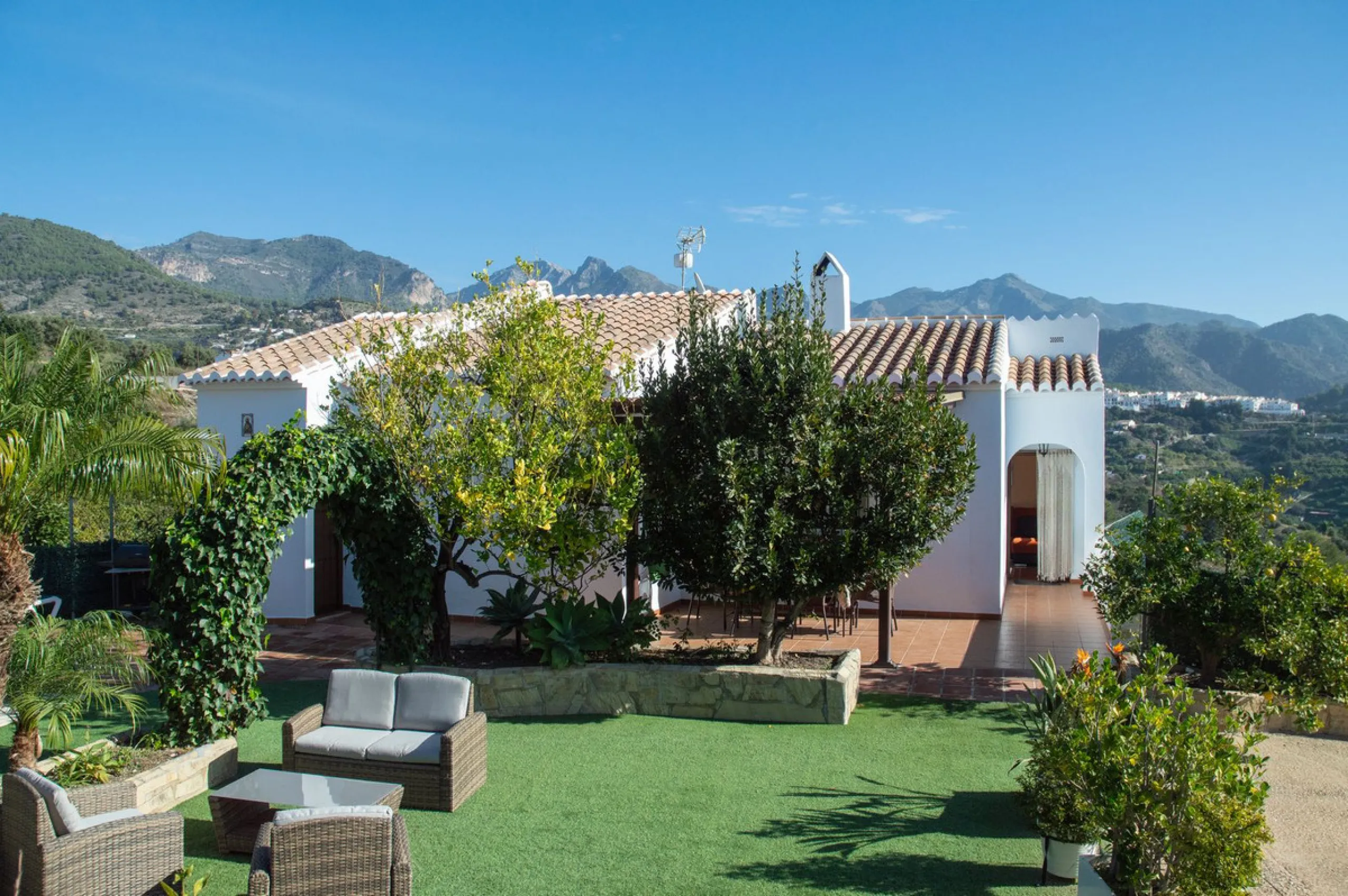 Charming Country Villa with Two Independent Homes, Private Pools & Stunning Views – Frigiliana