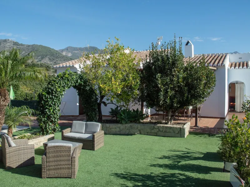 Charming Country Villa with Two Independent Homes, Private Pools & Stunning Views – Frigiliana