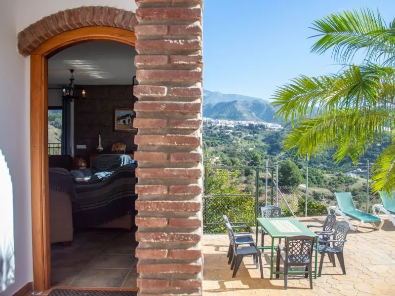 Charming Country Villa with Two Independent Homes, Private Pools & Stunning Views – Frigiliana