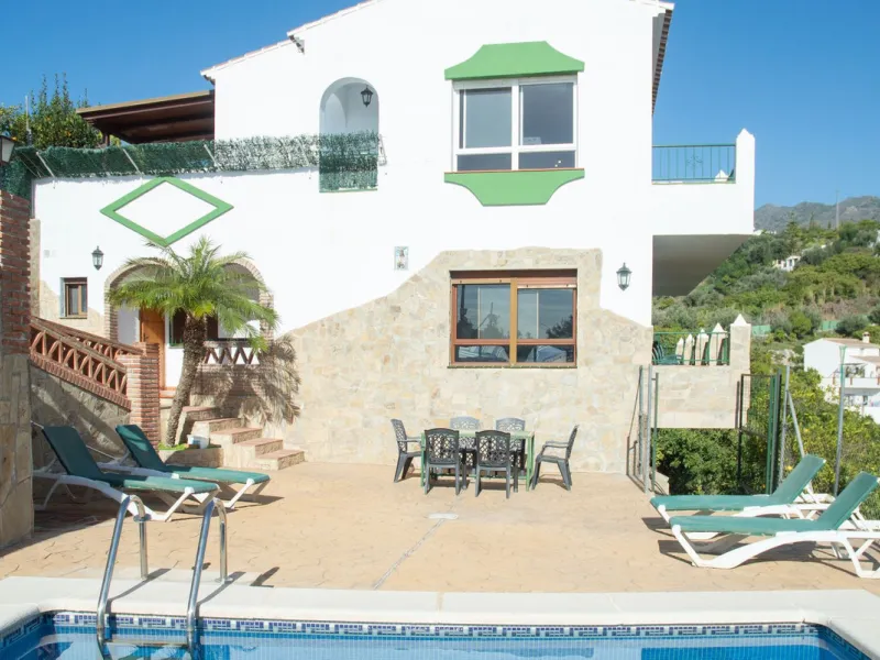 Charming Country Villa with Two Independent Homes, Private Pools & Stunning Views – Frigiliana
