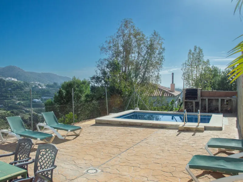 Charming Country Villa with Two Independent Homes, Private Pools & Stunning Views – Frigiliana