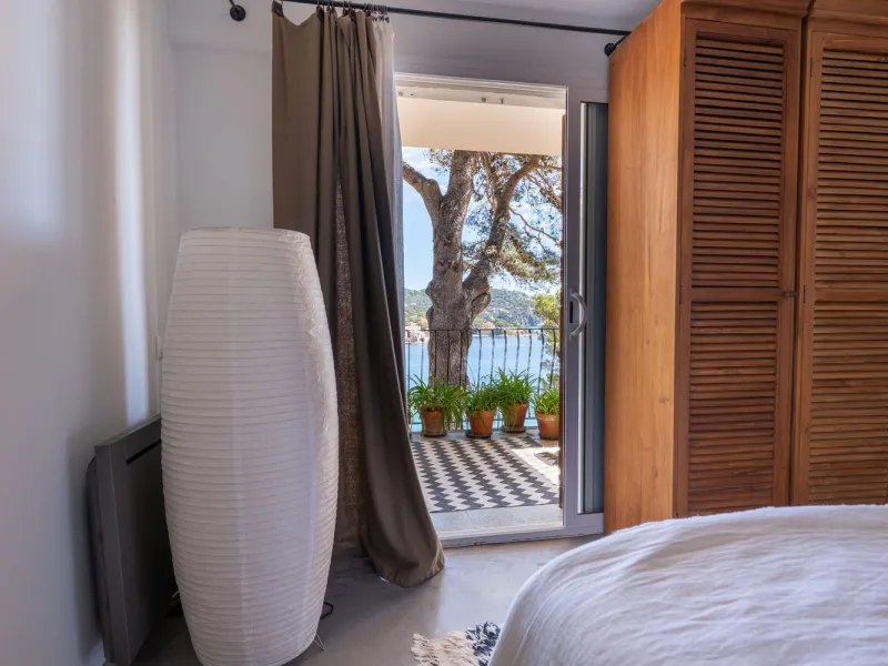 Apartamento exclusivo en primera línea de mar con terraza panorámica en Calella de Palafrugell