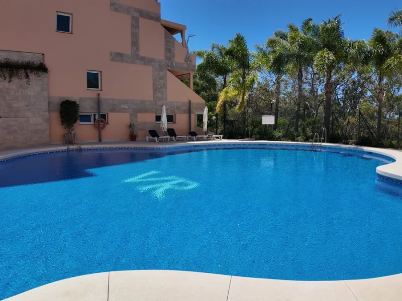 Traumwohnung in Nueva Andalucia: Privatsphäre, Komfort und Ruhe