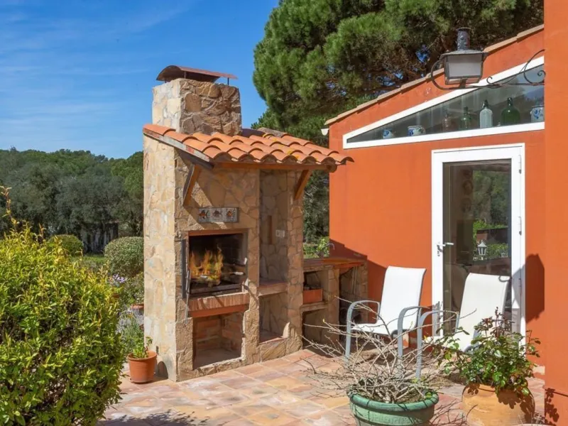 Charming Mediterranean Villa with Pool and Privacy in Calella de Palafrugell