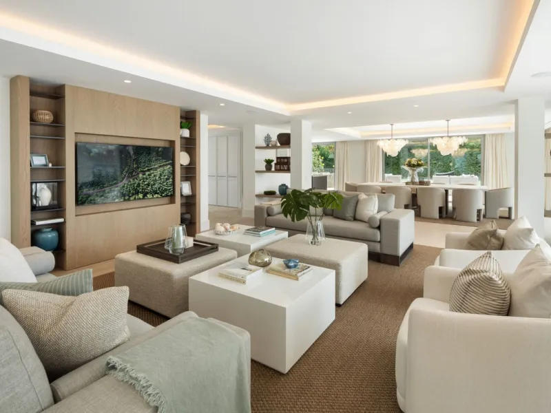 This villa is a refined, modern residence located in Rocío de Nagüeles, one of Marbella's most prestigious and private residential zones. Just minutes from the Golden Mile, the property sits on a 2,370 m² flat plot and offers 712 m² of built space thought