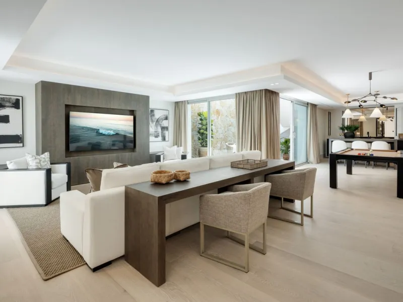 This villa is a refined, modern residence located in Rocío de Nagüeles, one of Marbella's most prestigious and private residential zones. Just minutes from the Golden Mile, the property sits on a 2,370 m² flat plot and offers 712 m² of built space thought