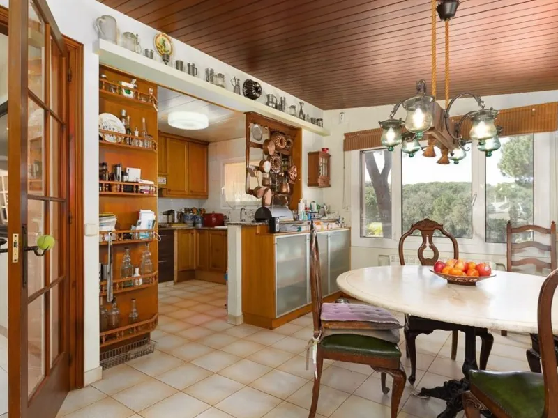 Charming Mediterranean Villa with Pool and Privacy in Calella de Palafrugell