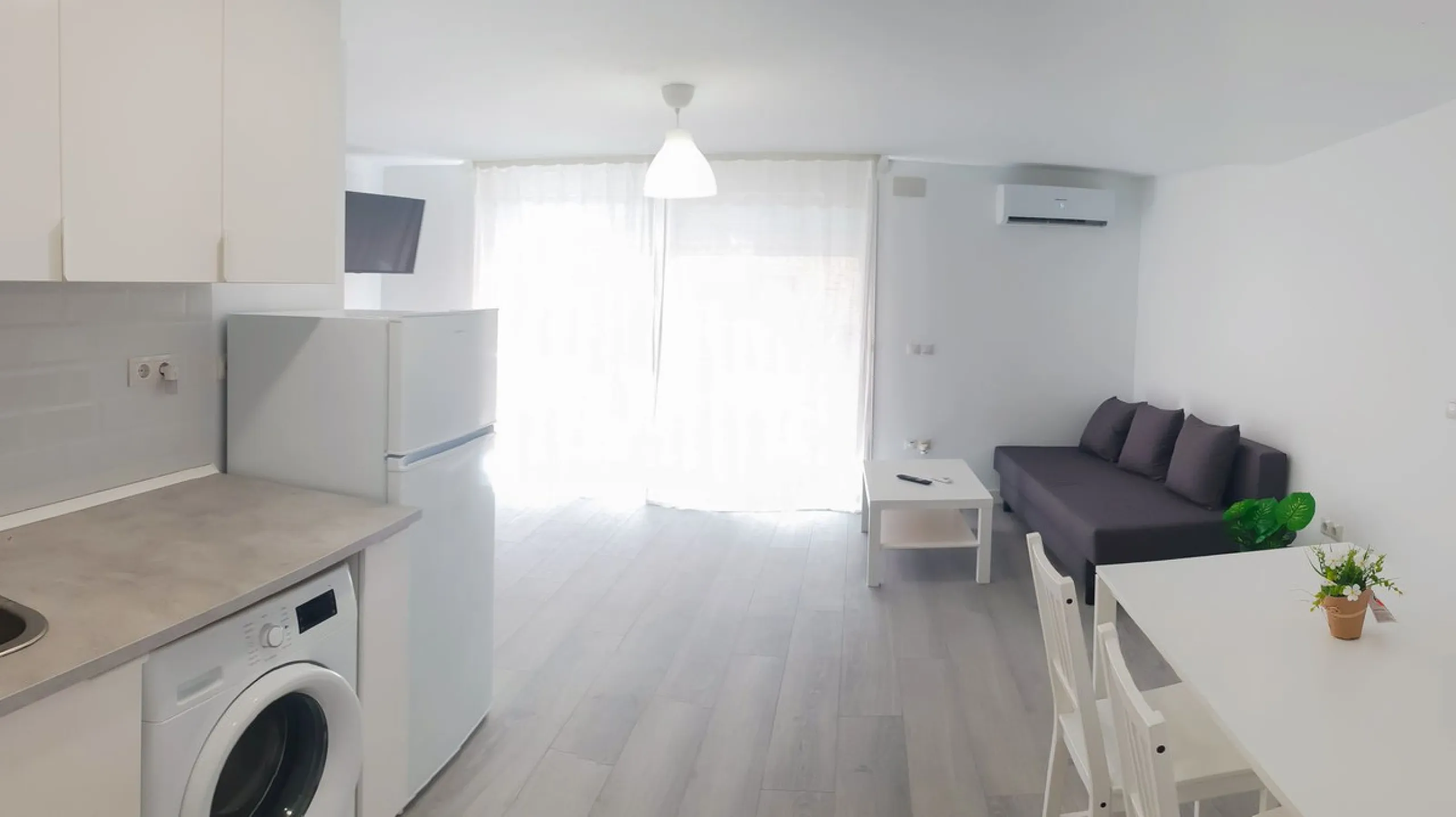Opportunity on the Costa del Sol! Charming Renovated Apartment with Sea Views in Fuengirola