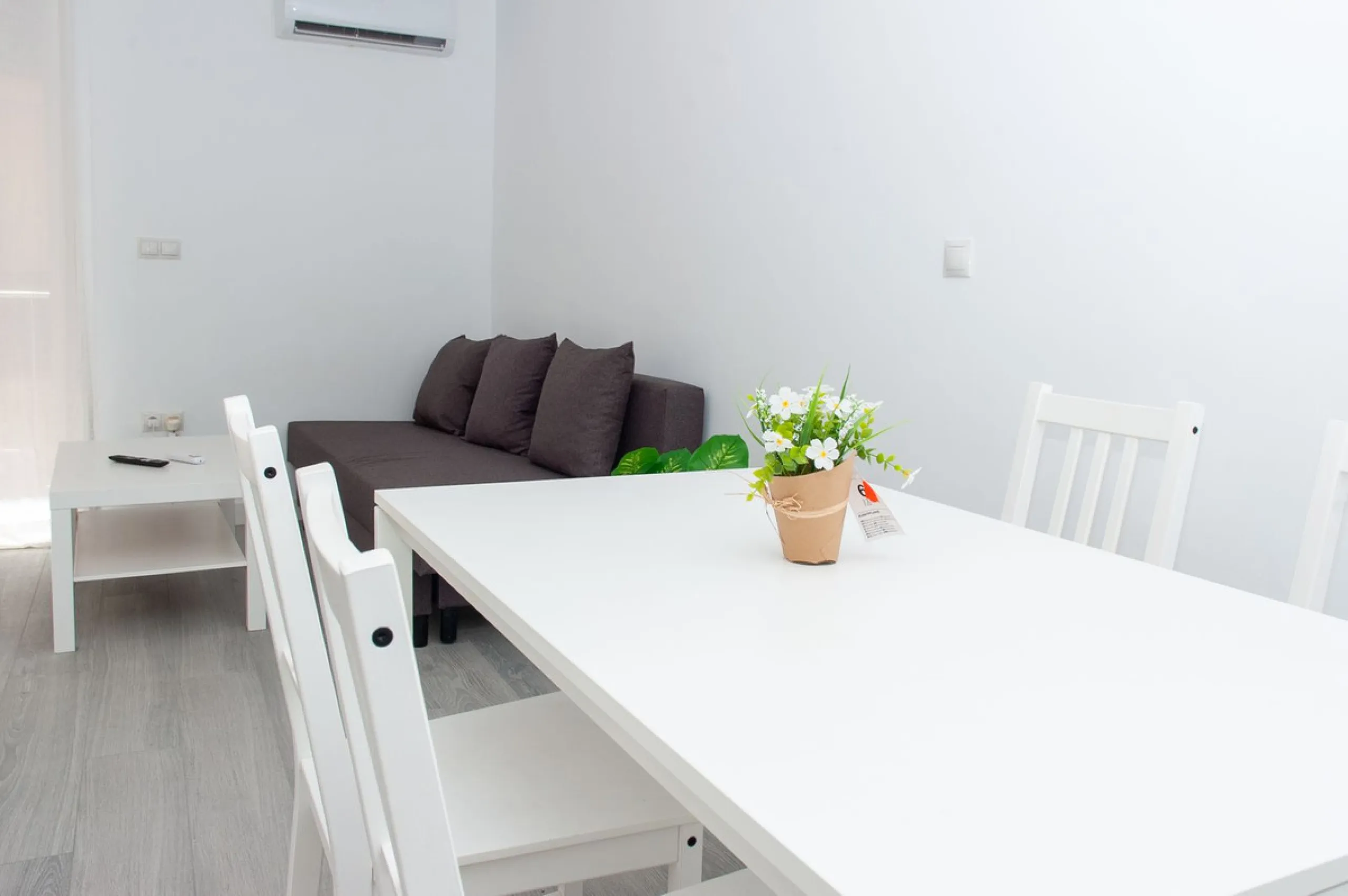 Opportunity on the Costa del Sol! Charming Renovated Apartment with Sea Views in Fuengirola