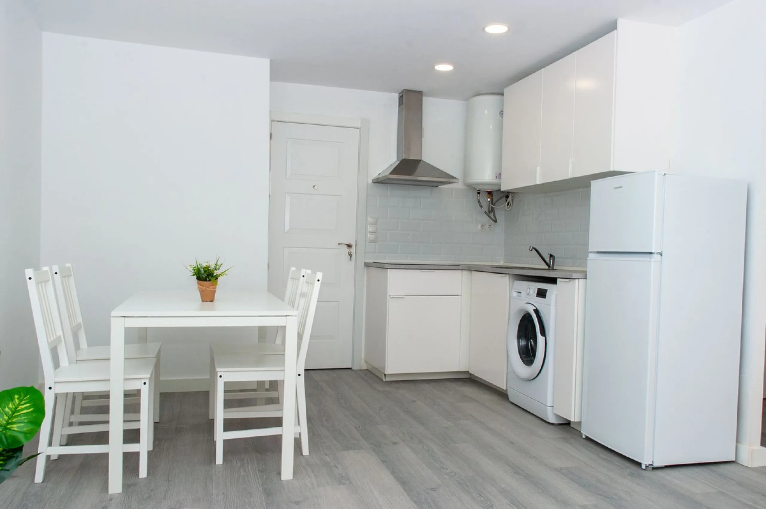 Opportunity on the Costa del Sol! Charming Renovated Apartment with Sea Views in Fuengirola