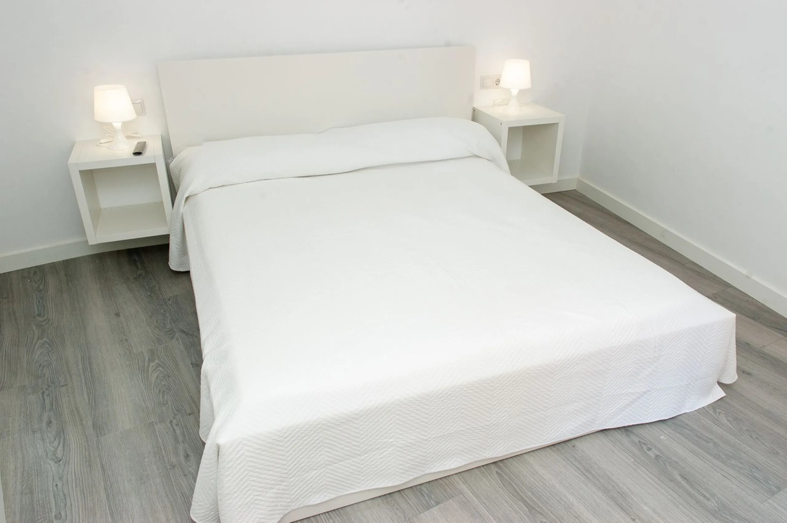 Opportunity on the Costa del Sol! Charming Renovated Apartment with Sea Views in Fuengirola
