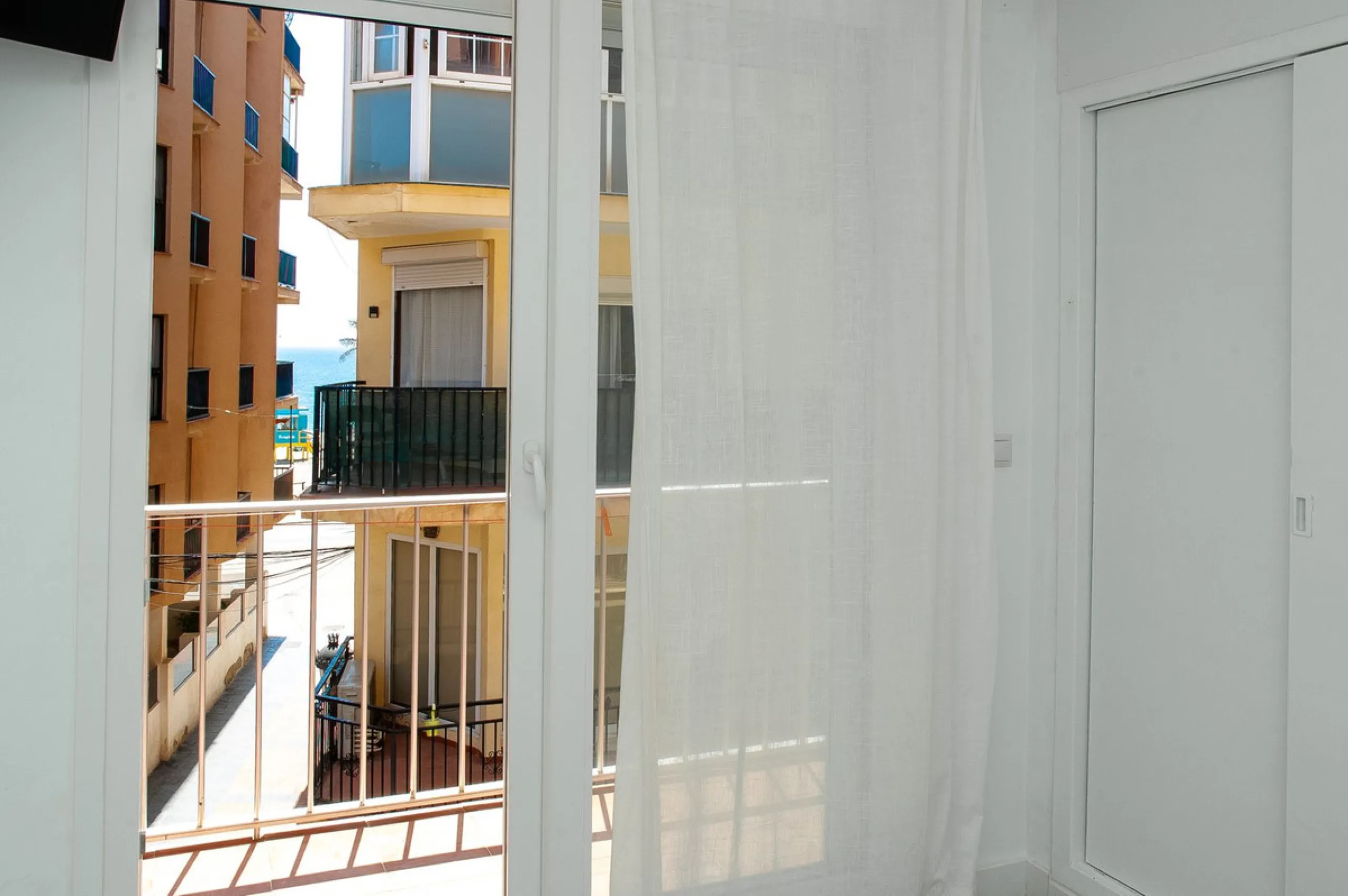 Opportunity on the Costa del Sol! Charming Renovated Apartment with Sea Views in Fuengirola
