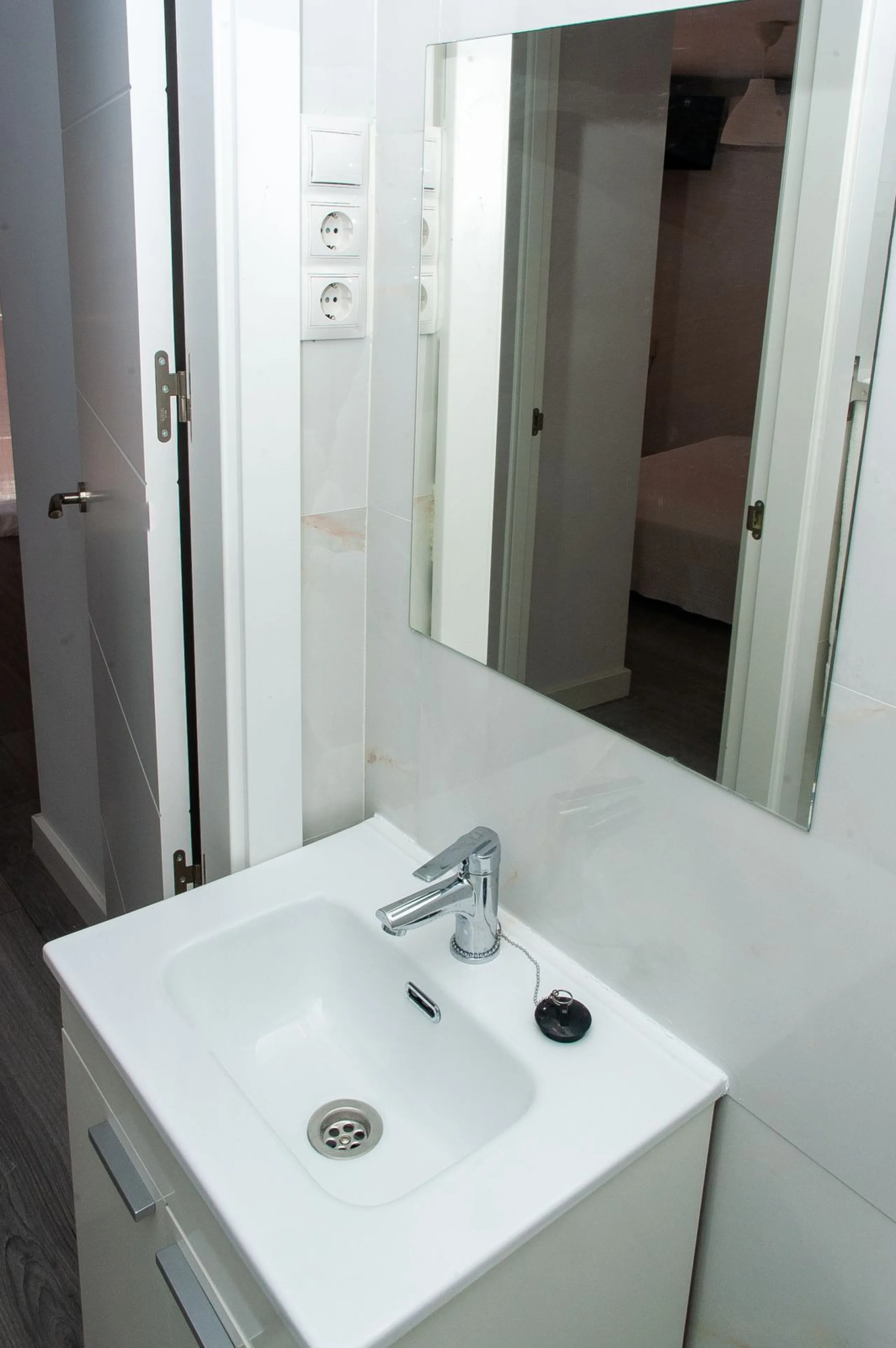 Opportunity on the Costa del Sol! Charming Renovated Apartment with Sea Views in Fuengirola