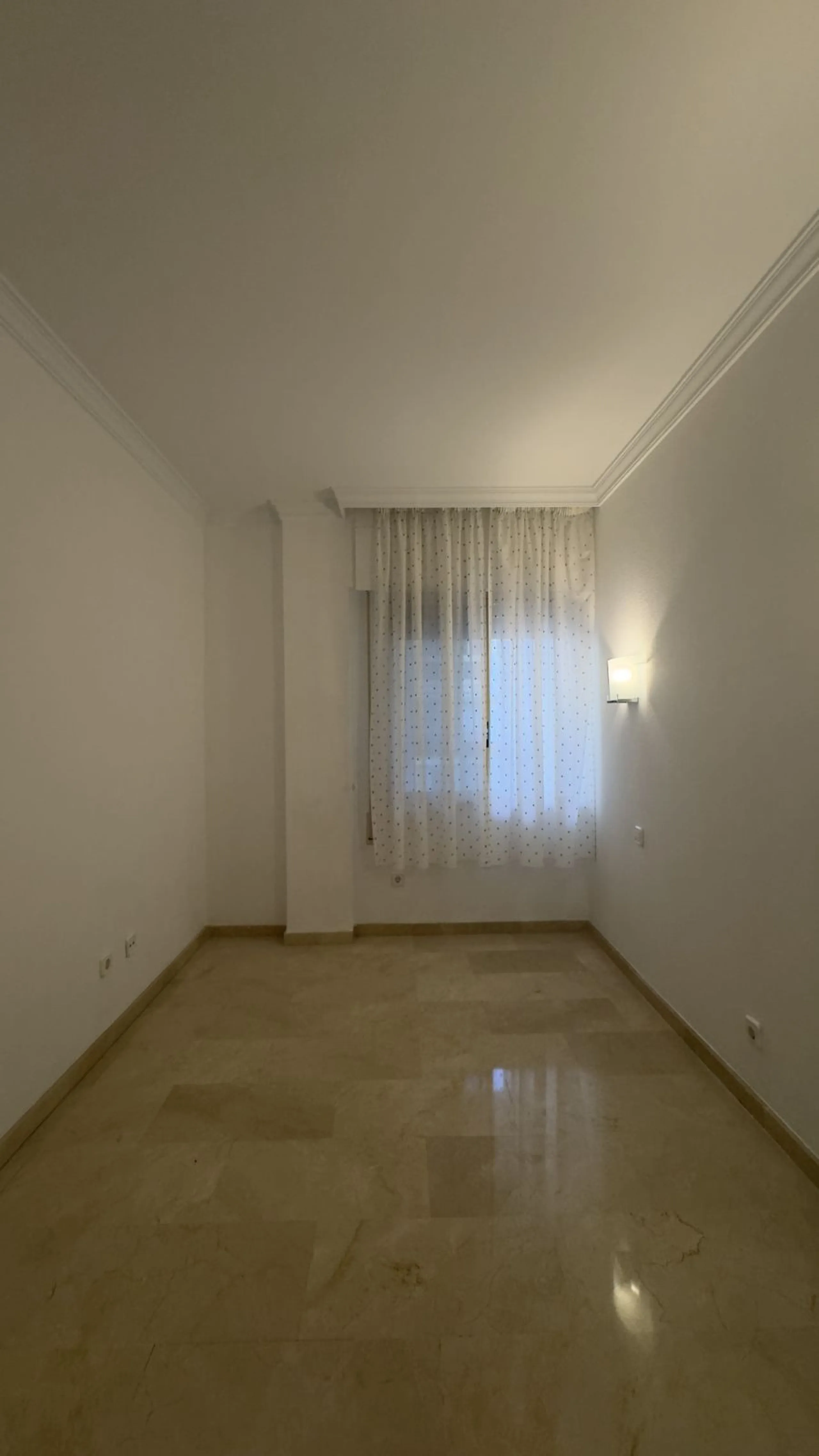 Wake up to the sound of the waves and enjoy Marbella's iconic lifestyle in this beautifully located 1-bedroom apartment, set on the first line of the beach in the very center of town.