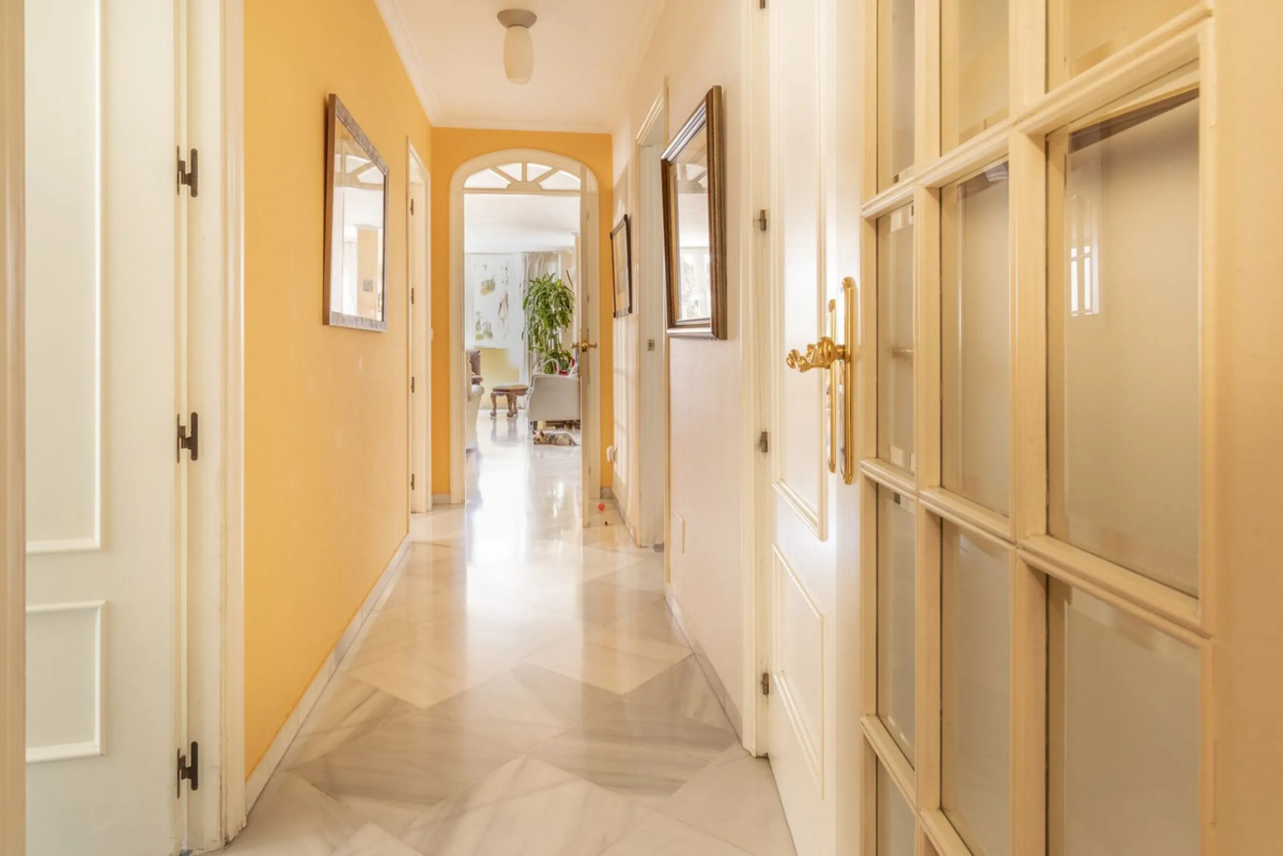 Apartment - Middle Floor Apartment в продаже в Málaga, Málaga. В доме 4 спален и 4 ванных комнат. Площадь дома 221 м²