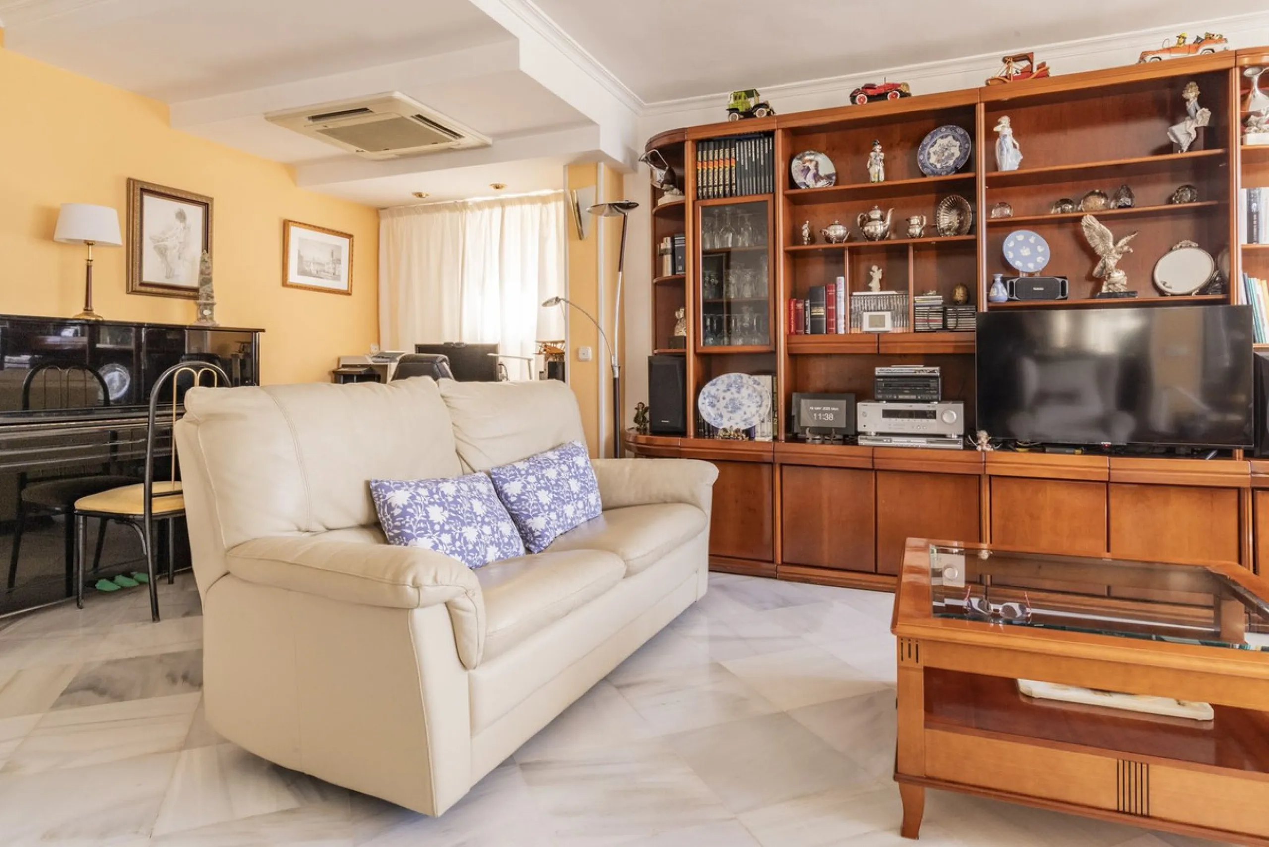 Apartment - Middle Floor Apartment в продаже в Málaga, Málaga. В доме 4 спален и 4 ванных комнат. Площадь дома 221 м²