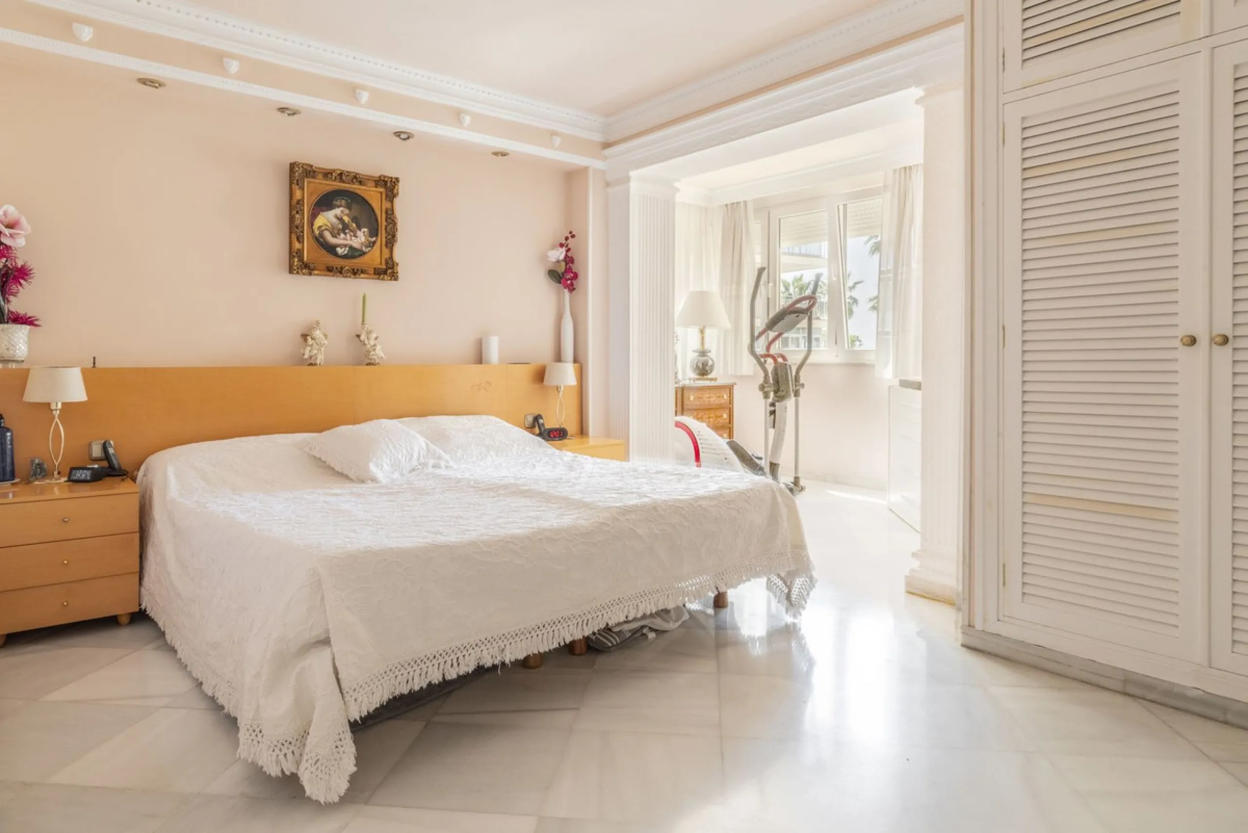 Apartment - Middle Floor Apartment в продаже в Málaga, Málaga. В доме 4 спален и 4 ванных комнат. Площадь дома 221 м²