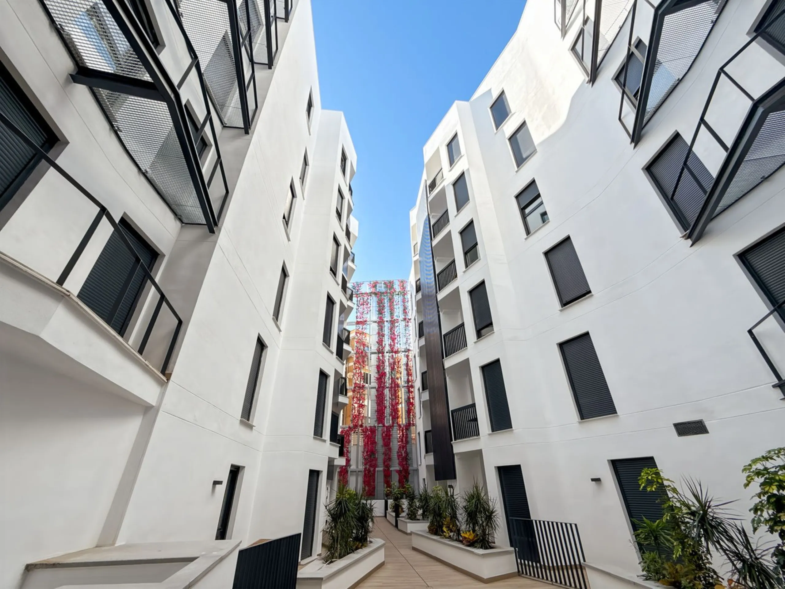 Apartment - Middle Floor Apartment в продаже в Málaga, Málaga. В доме 2 спален и 2 ванных комнат. Площадь дома 72 м²