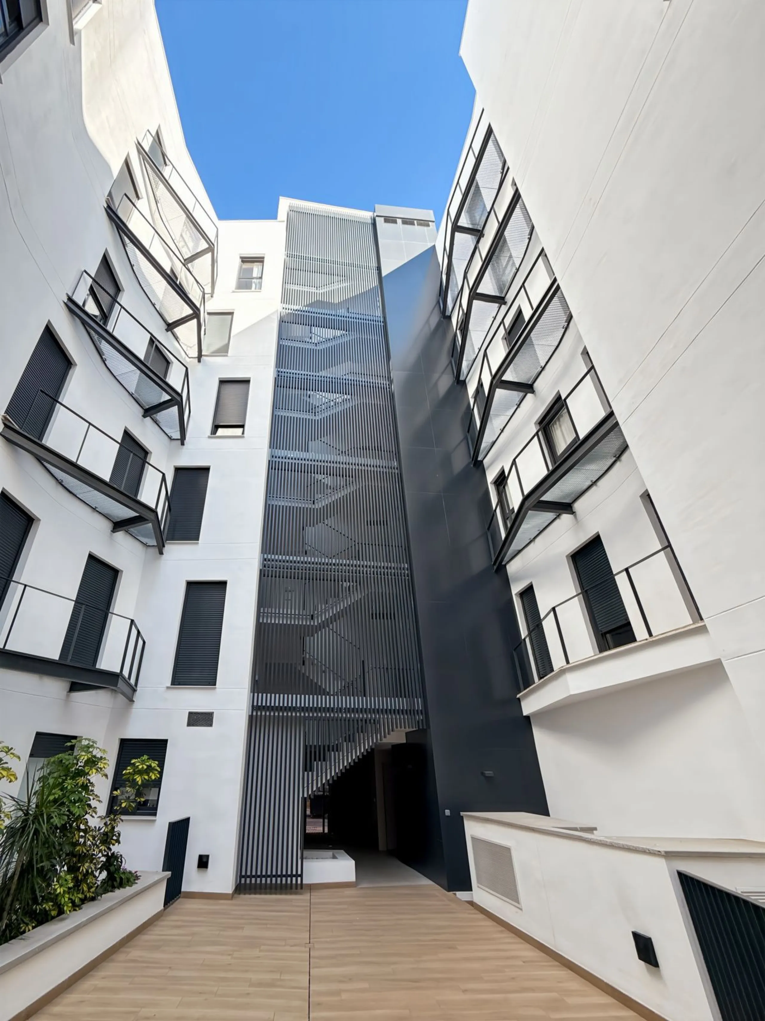 Apartment - Middle Floor Apartment в продаже в Málaga, Málaga. В доме 2 спален и 2 ванных комнат. Площадь дома 72 м²