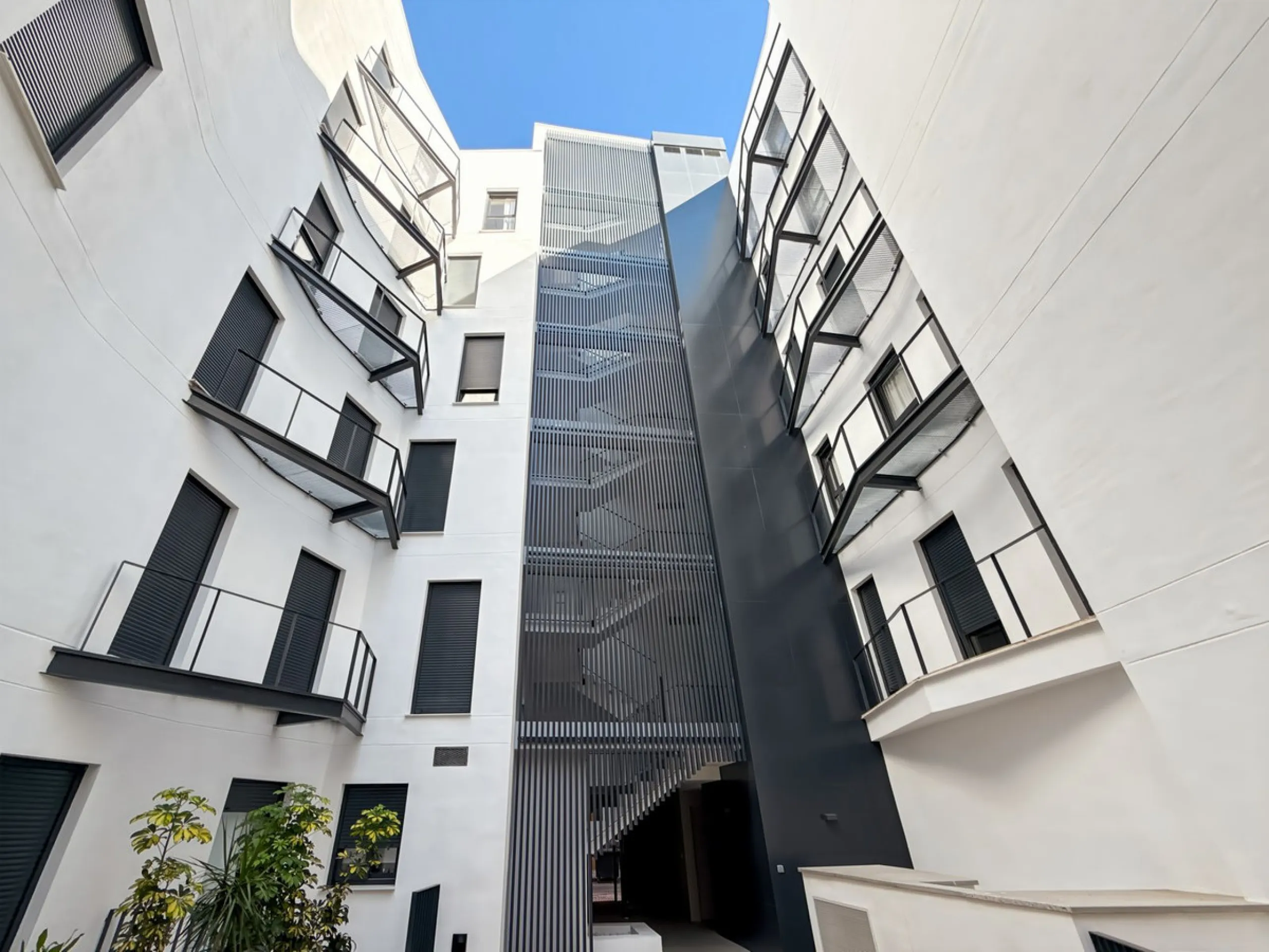 Apartment - Middle Floor Apartment в продаже в Málaga, Málaga. В доме 2 спален и 2 ванных комнат. Площадь дома 72 м²