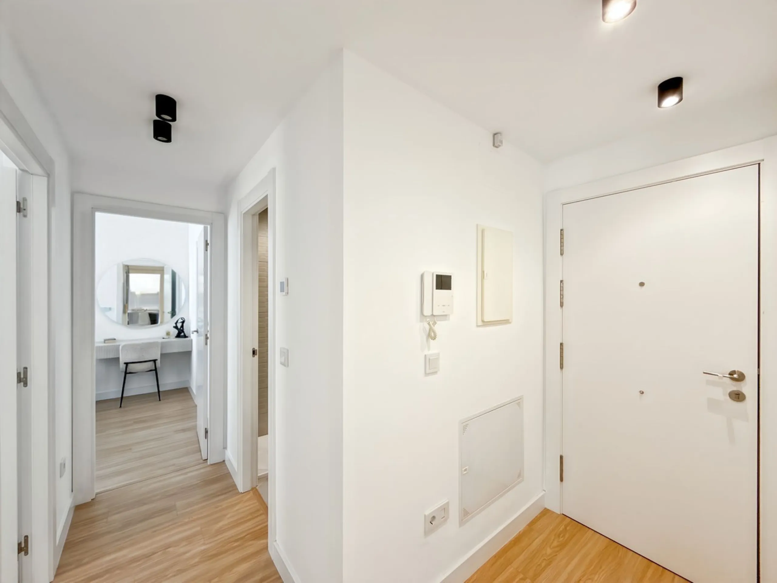 Apartment - Middle Floor Apartment в продаже в Málaga, Málaga. В доме 2 спален и 2 ванных комнат. Площадь дома 72 м²