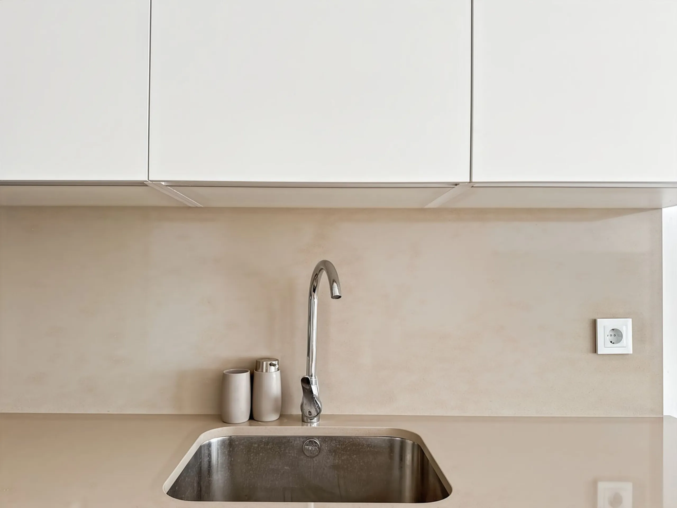 Apartment - Middle Floor Apartment в продаже в Málaga, Málaga. В доме 2 спален и 2 ванных комнат. Площадь дома 72 м²