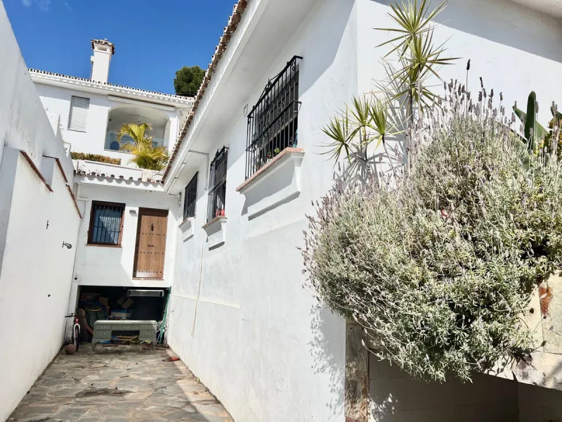 House for sale in Nueva Andalucía.