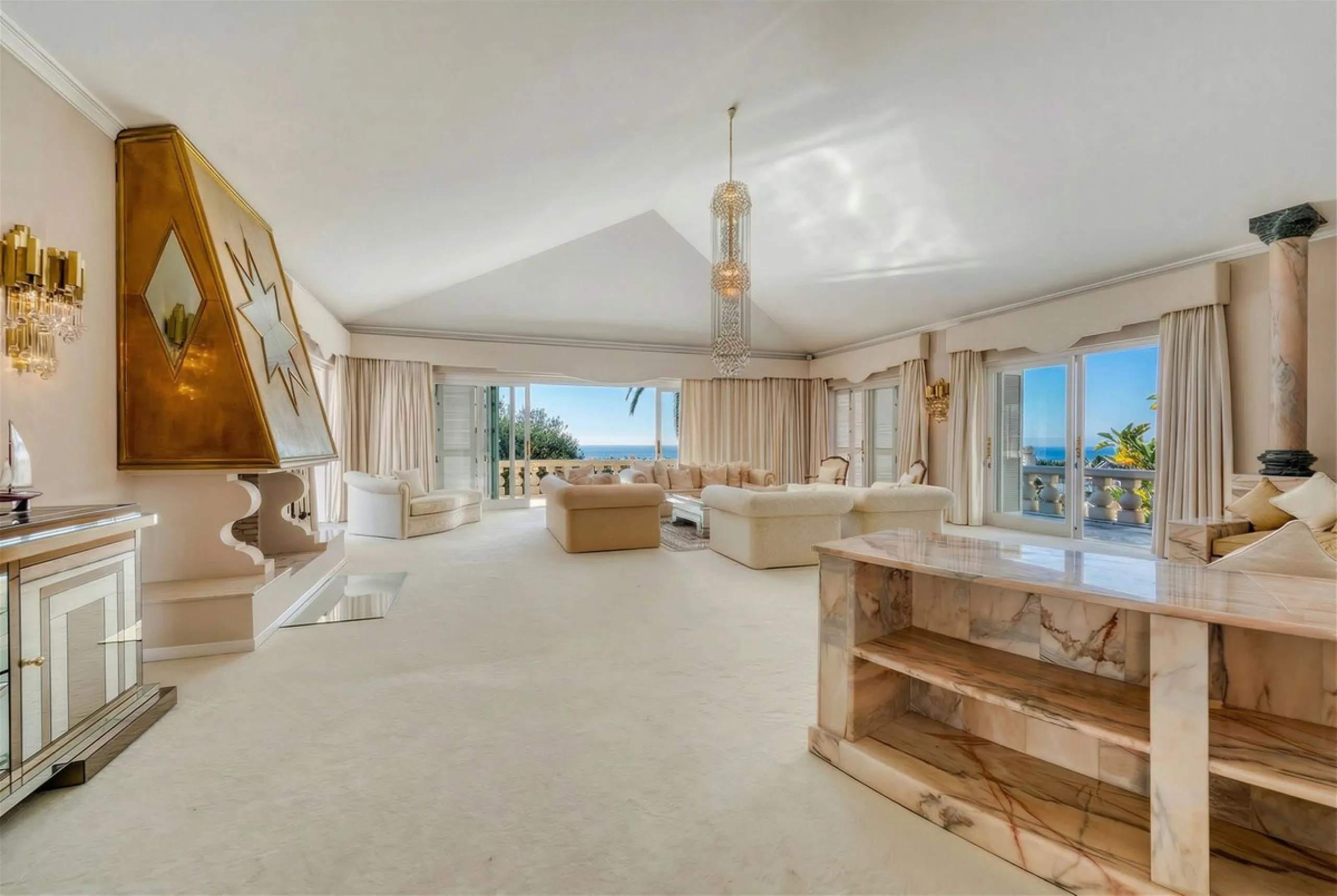 EXCEPTIONAL VILLA  WITH PANORAMIC SEA VIEWS
