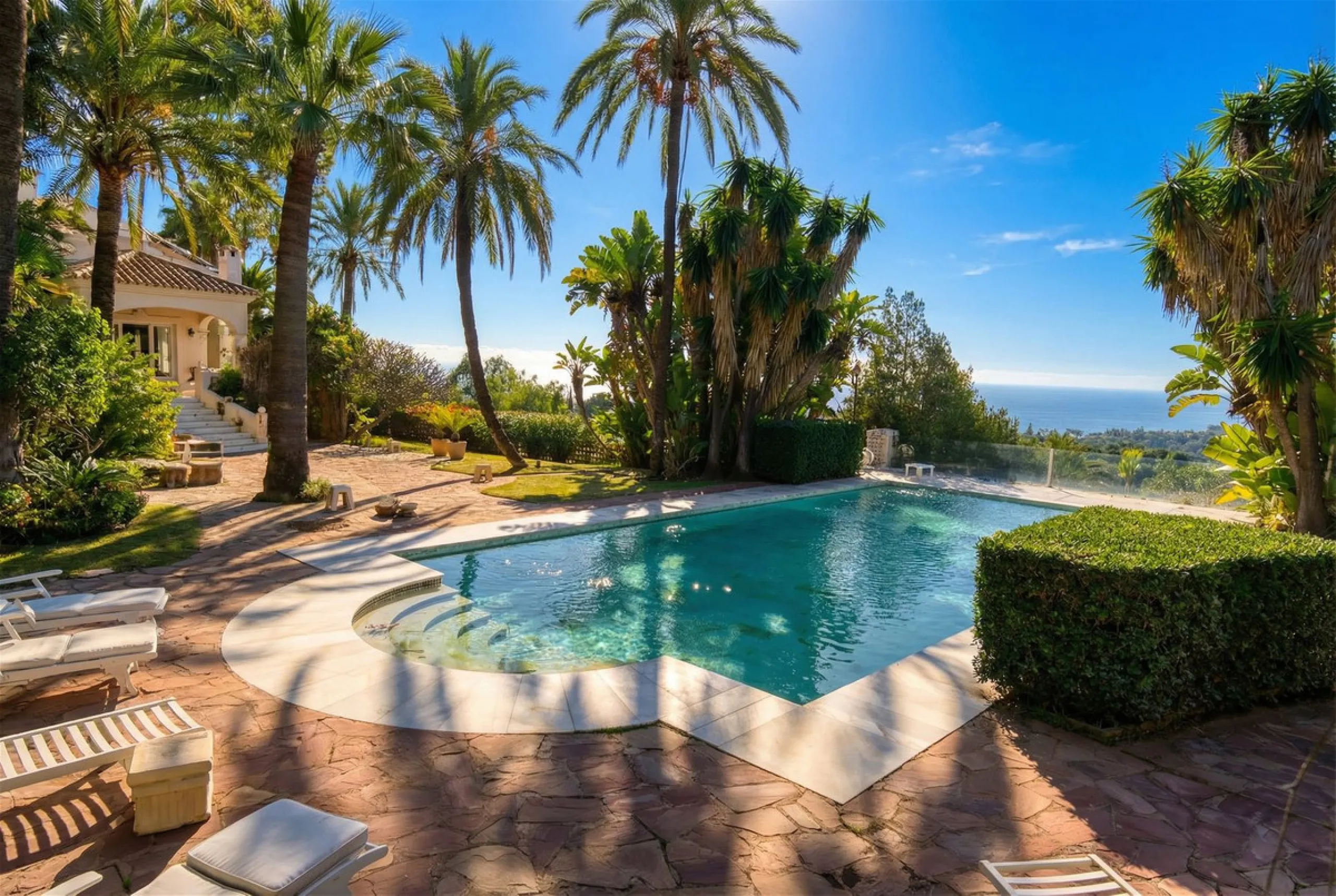 EXCEPTIONAL VILLA  WITH PANORAMIC SEA VIEWS