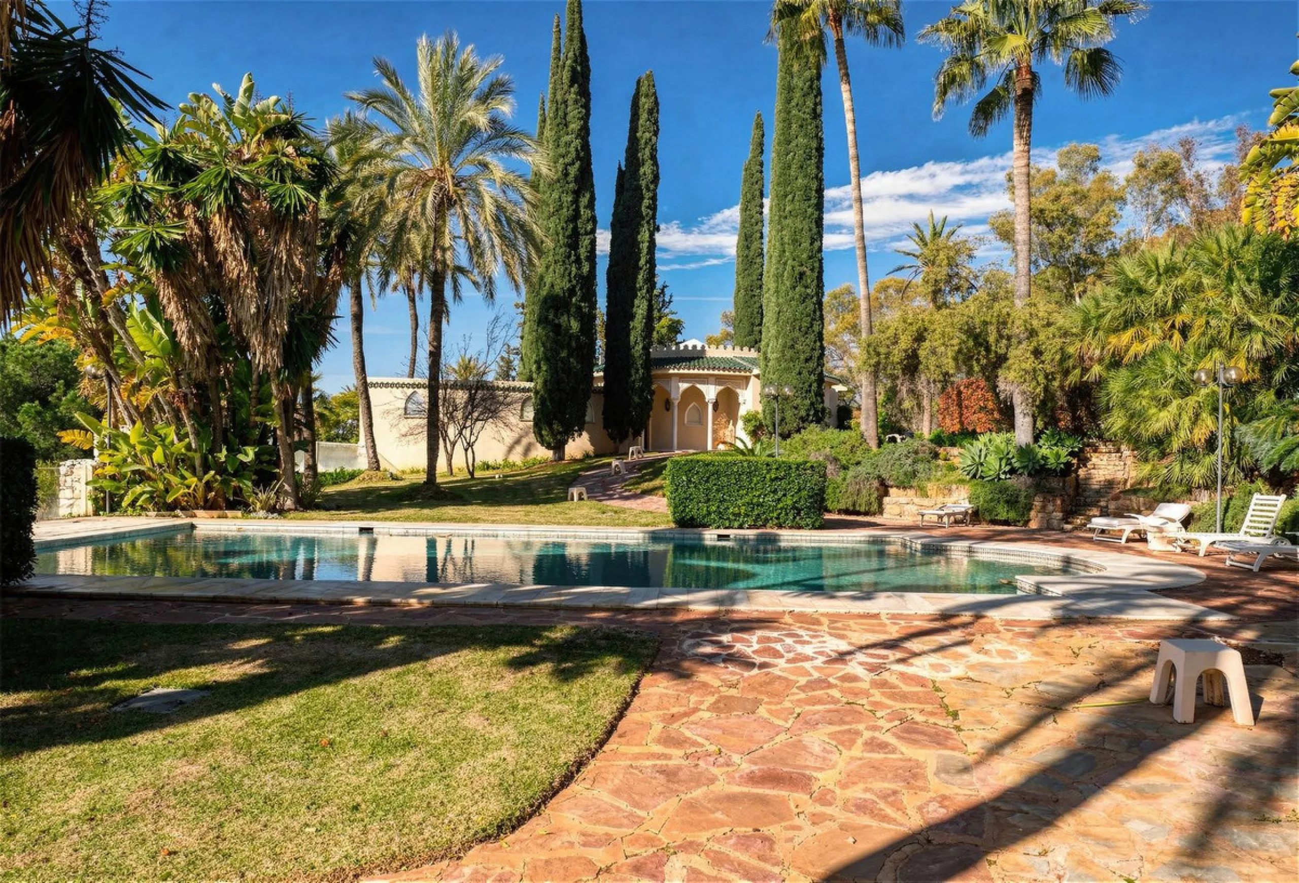 EXCEPTIONAL VILLA  WITH PANORAMIC SEA VIEWS