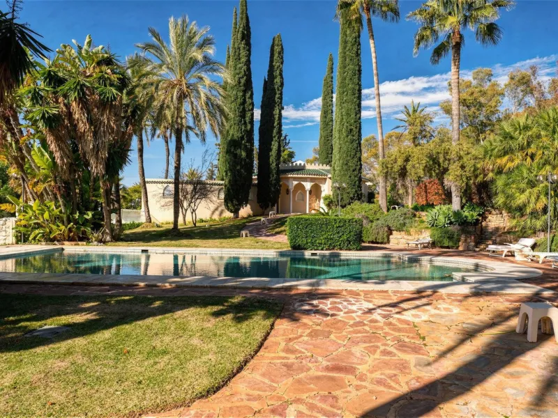 EXCEPTIONAL VILLA  WITH PANORAMIC SEA VIEWS