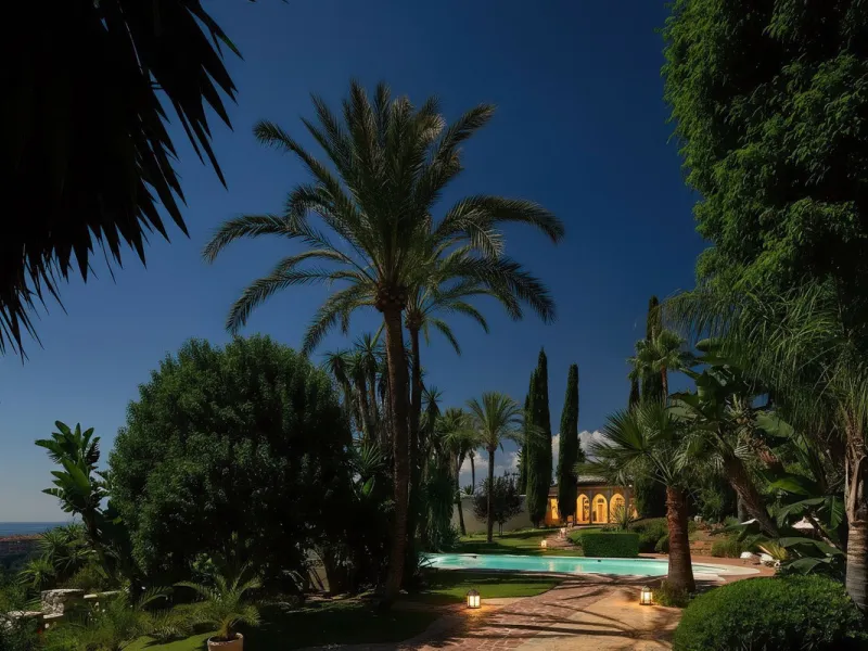 EXCEPTIONAL VILLA  WITH PANORAMIC SEA VIEWS