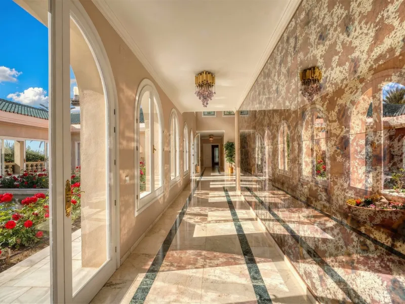 EXCEPTIONAL VILLA  WITH PANORAMIC SEA VIEWS