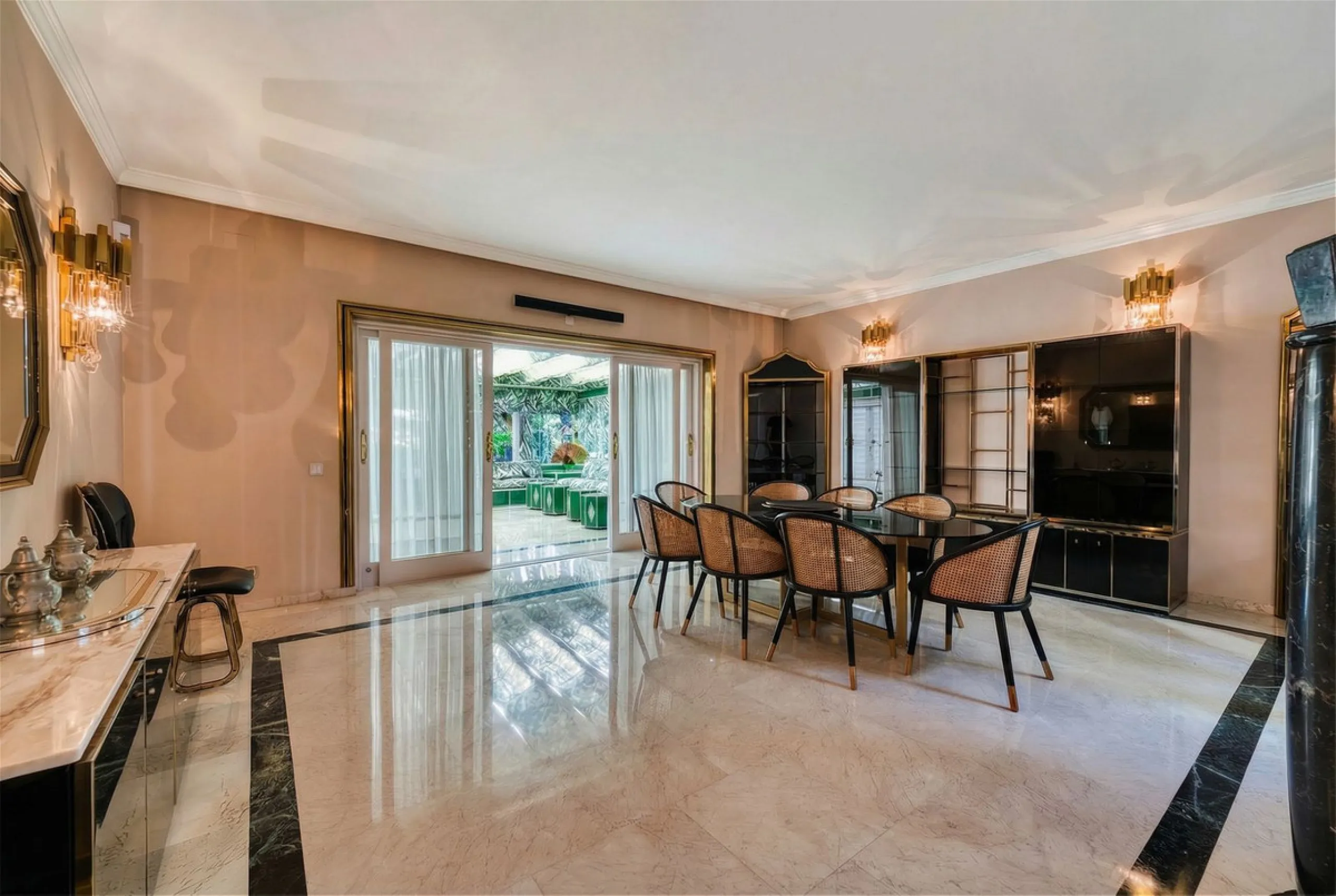 EXCEPTIONAL VILLA  WITH PANORAMIC SEA VIEWS
