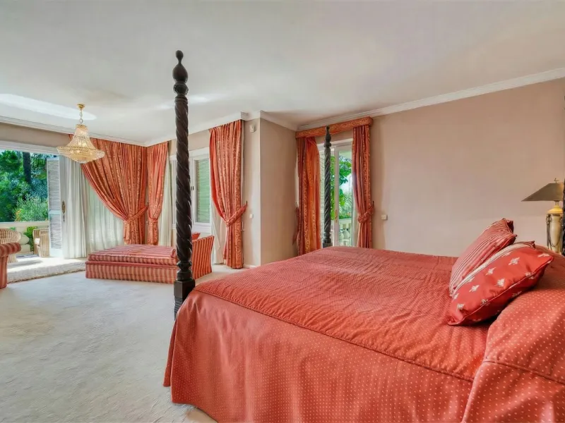 EXCEPTIONAL VILLA  WITH PANORAMIC SEA VIEWS